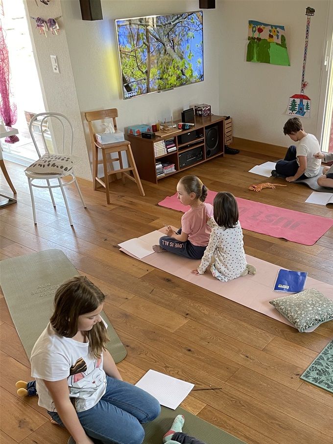 Exercice ludique de concentration (le dessin dans le dos) - atelier avril 2022